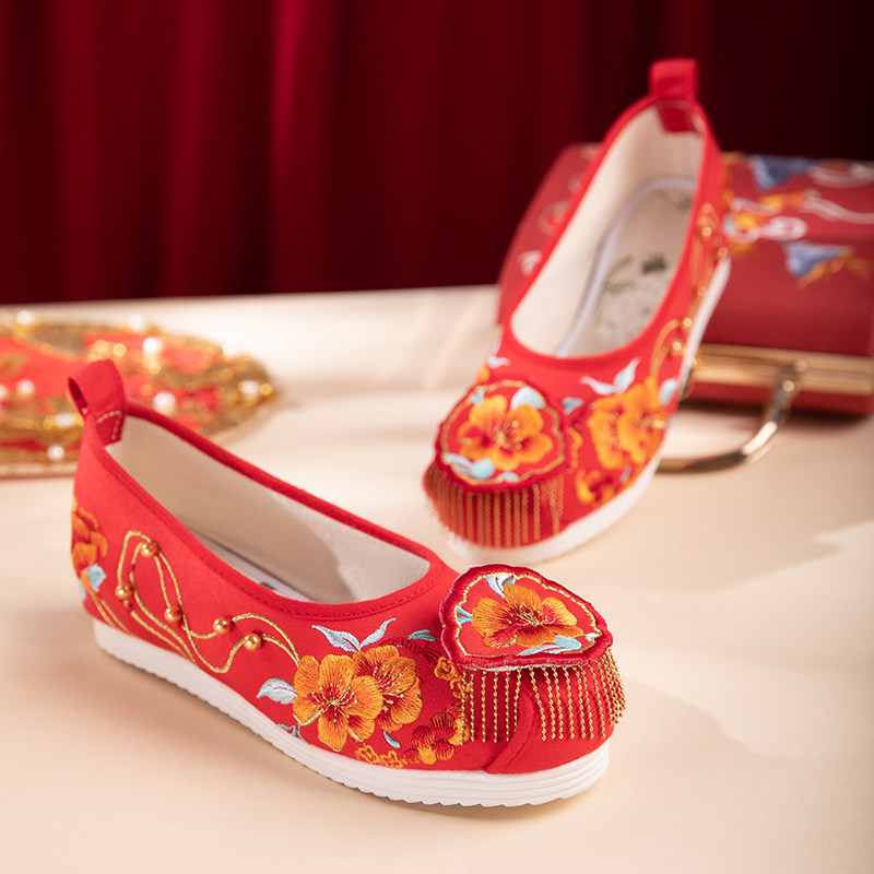 2022 NEW CHINESE XIUHE WEDDING SHOES WOMENS AUTUMN HEAD FLAT BOTTOM BRIDAL RED TASSEL ANCIENT STYLE SONG EMBROIDERY SHOES