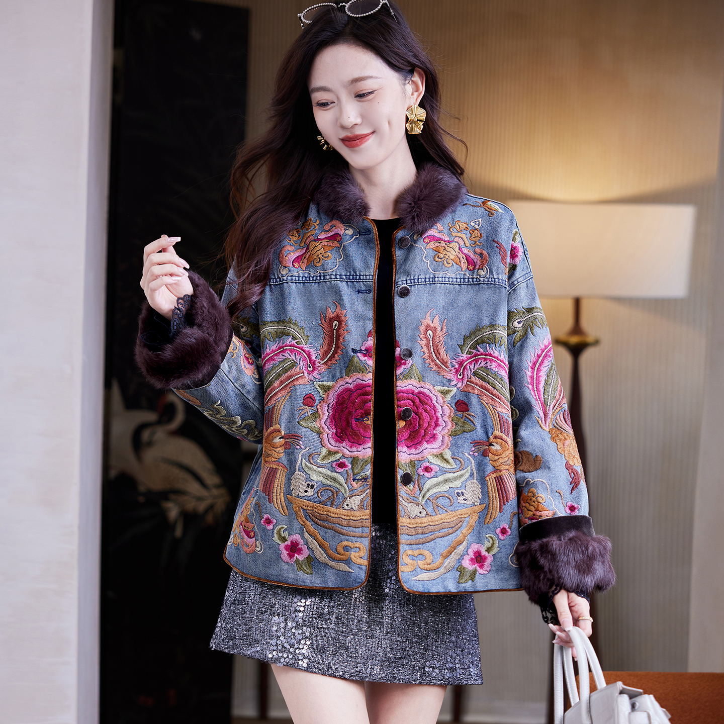 宝诗黎重工刺绣牛仔羽绒服