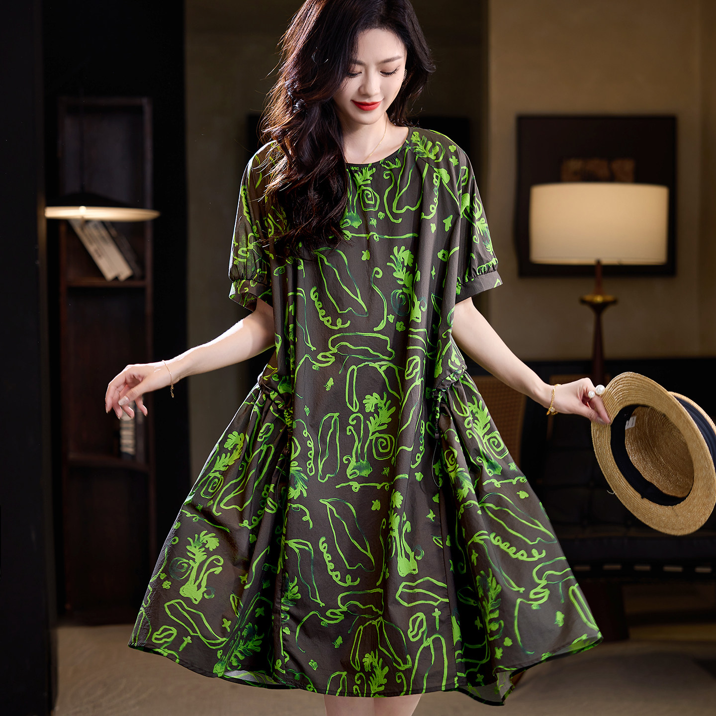 宝诗黎圆领印花短袖连衣裙图片