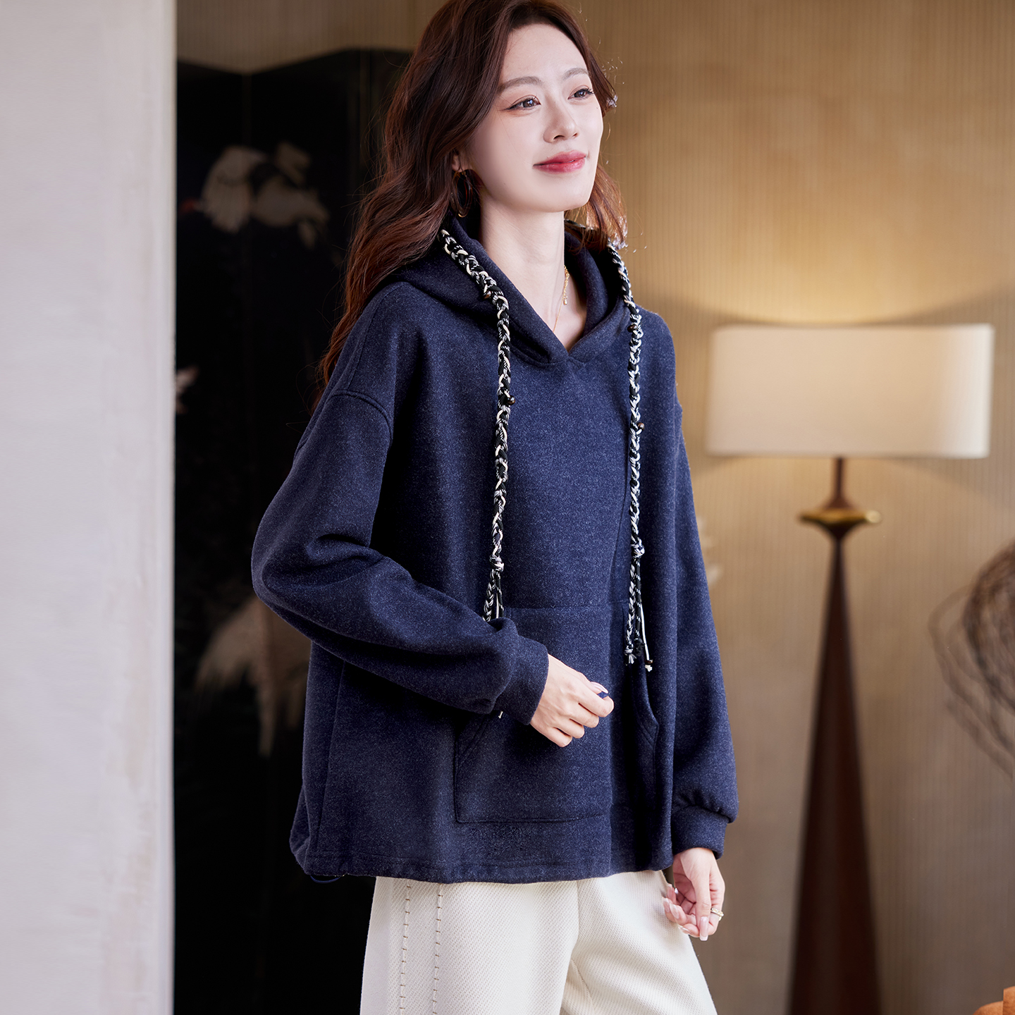 宝诗黎连帽抽绳加绒卫衣2025冬季加厚百搭休闲慵懒宽松大码女装