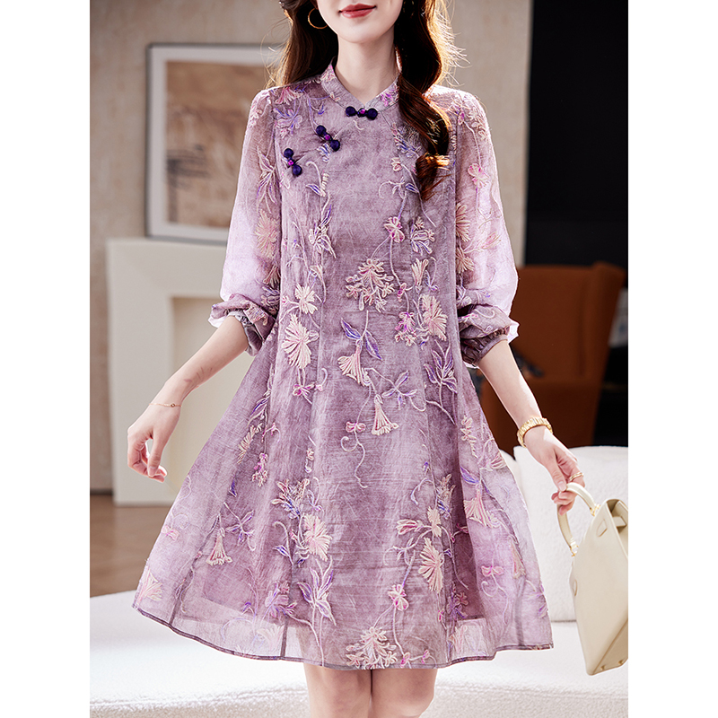 宝诗黎新中式盘扣刺绣连衣裙