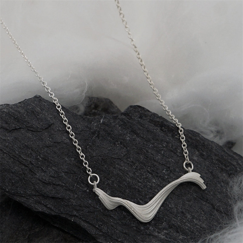 见石独立原创设计师小众品牌925纯银白色心字波浪纹刻丝项链男女