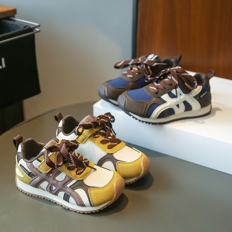 儿童皮面运动鞋2025秋季新款男女童时尚透气跑步鞋软底亮色阿甘鞋