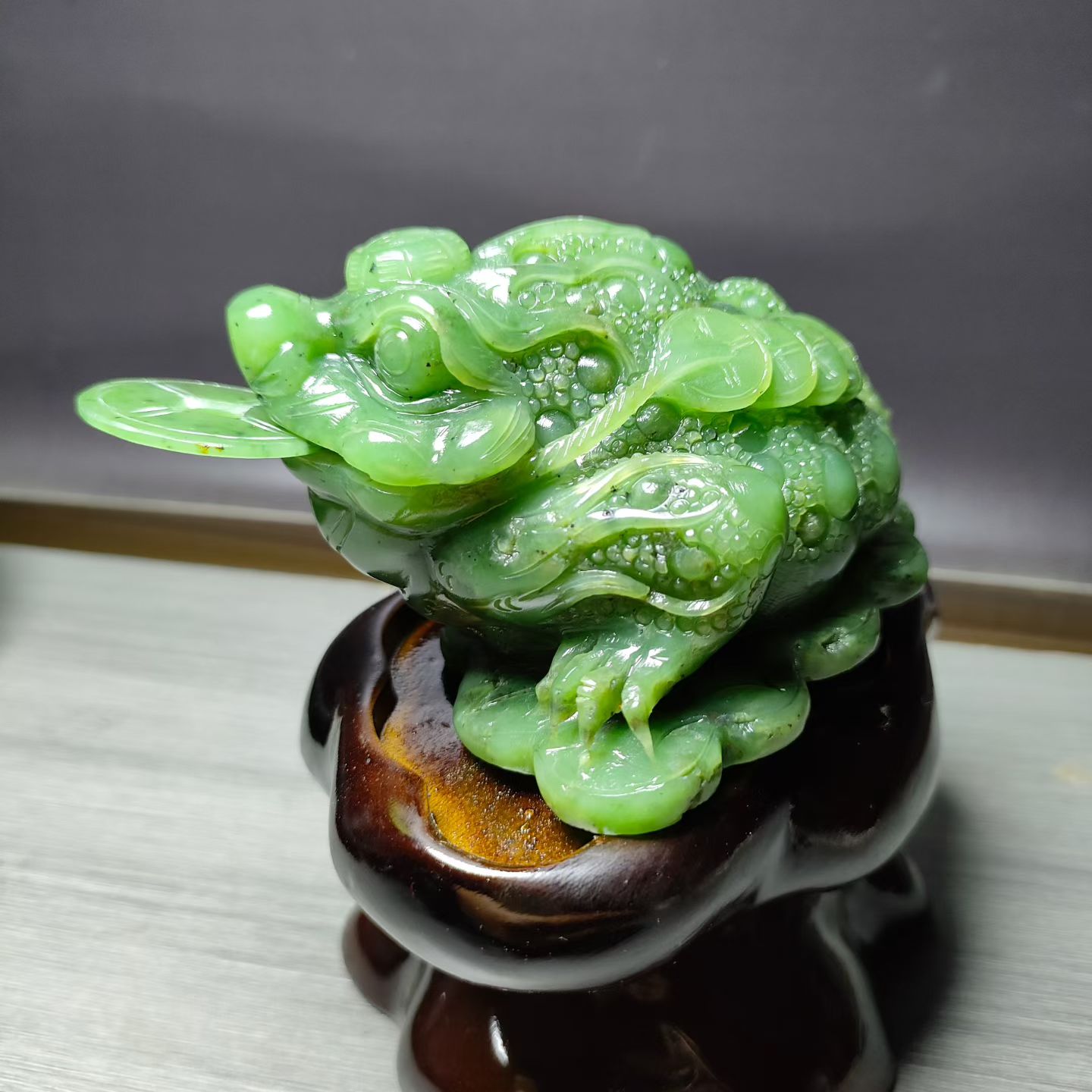 精品和田玉碧玉金蟾招财进宝老坑料满绿色意境优美精雕摆件
