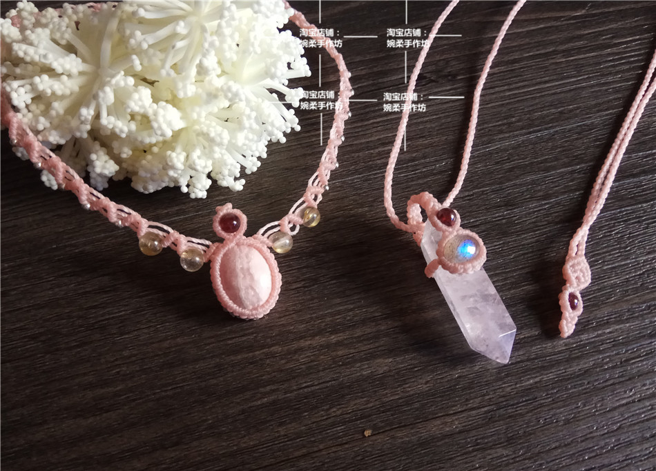 手作风红纹石南美项链