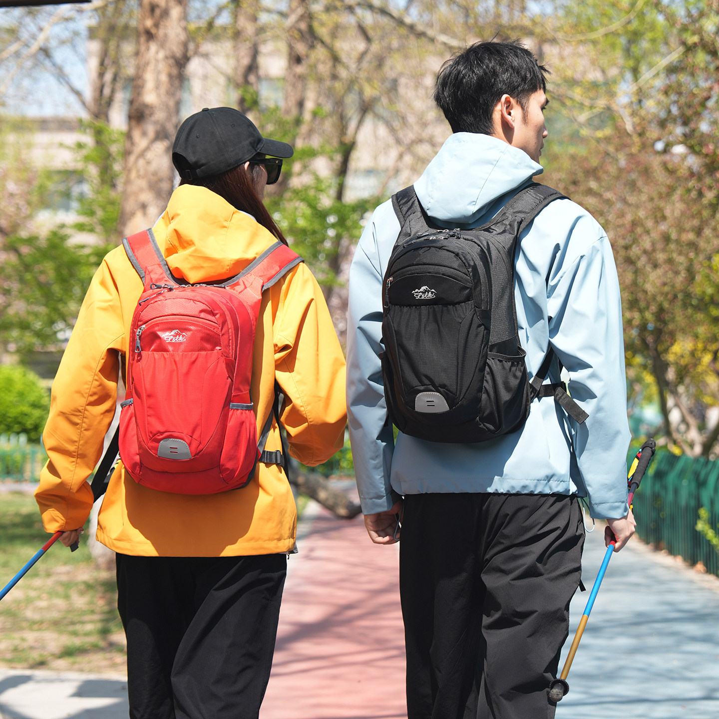 户外旅行爬山小型男款双肩背包女士2026新款出许轻便大容量透气包图片