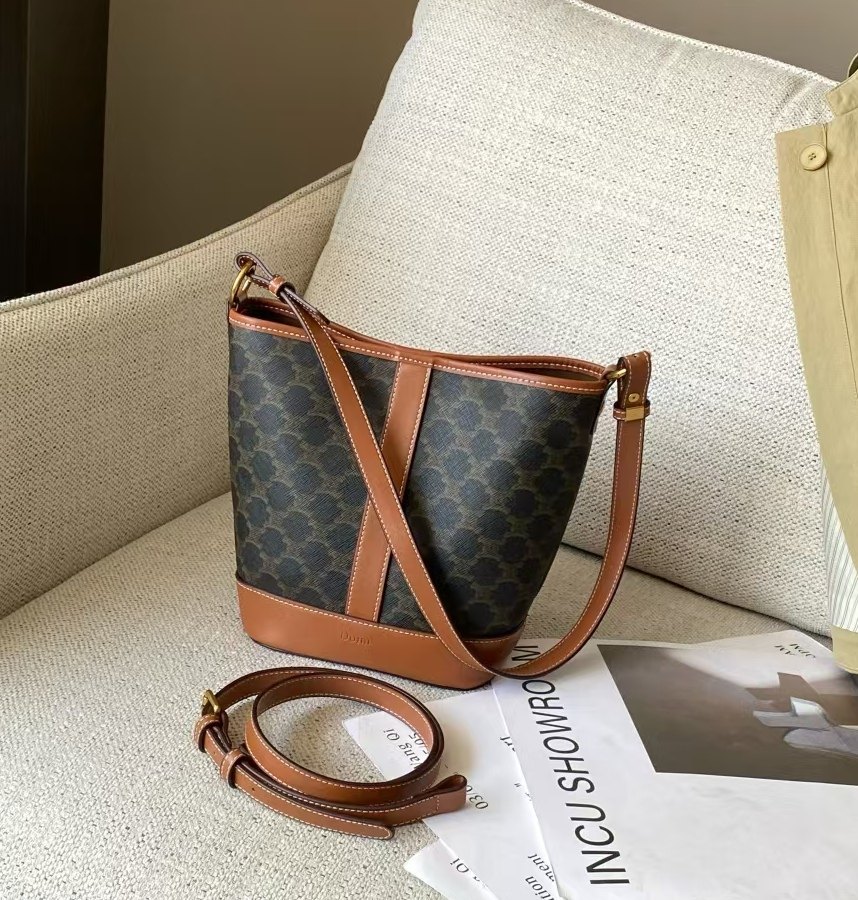 包包2025新款经典赛林复古印花水桶包女大容量通勤斜挎包单肩女包