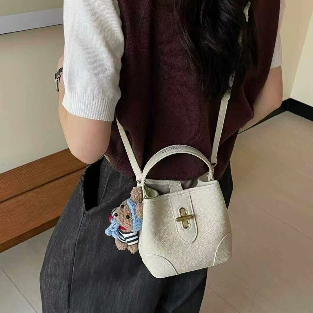 女包2026新款洋气迷你韩范小福袋手提包可爱水桶小包粽子包斜挎包