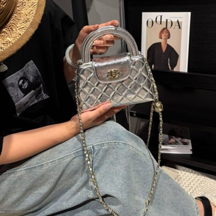 女包2026新款 小香菱格链条kelly甜美手提包百搭金球斜挎包包 时尚