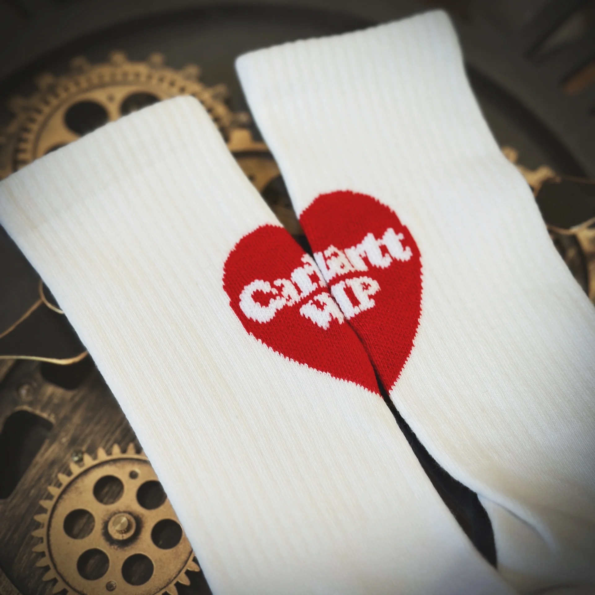 现货Crht Heart Socks卡哈特男女爱心logo字母提花纯棉中筒袜黑白 女士内衣/男士内衣/家居服 中筒袜 原图主图