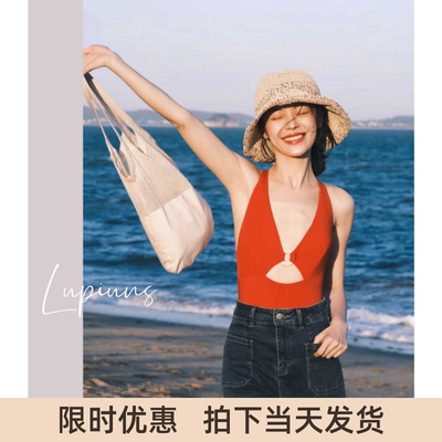 夏新款泳衣女款泡温泉复古港风性感红色三角连体海边沙滩度假泳装