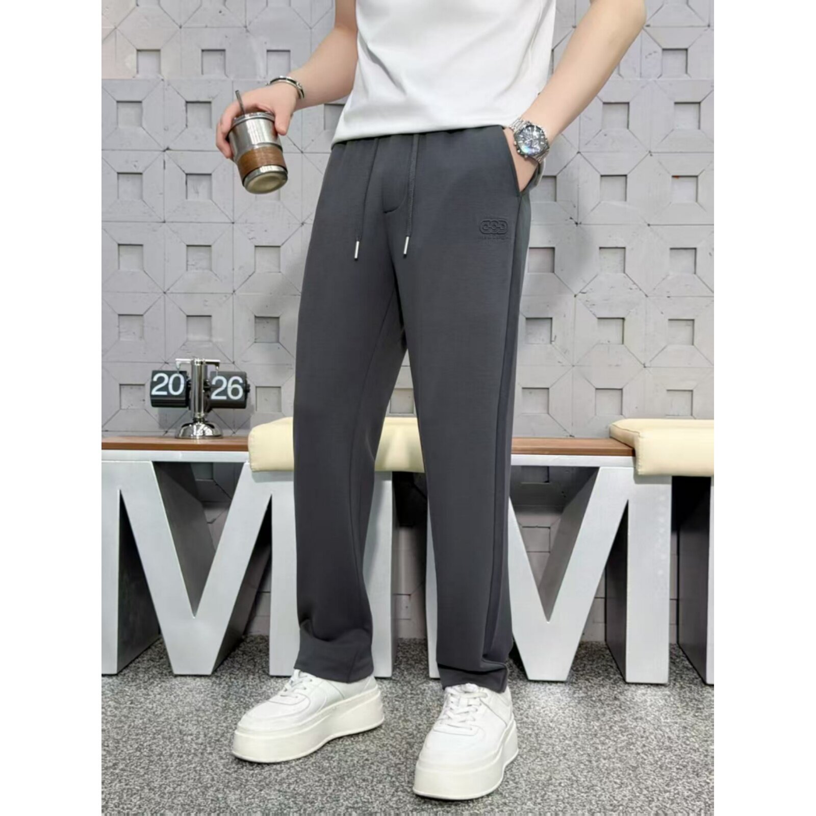 秀而高端2026早春新款男士新休闲商务松紧腰直筒裤时尚百搭长裤男