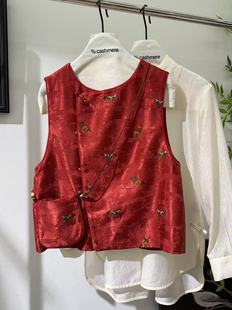 秀而高端2026早春新款圆领小马刺绣国风斜襟盘扣无袖马甲衬衫女