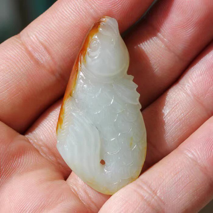 【小胡子玉器】和田玉 籽料 枣红皮 白玉 小鱼 圆雕挂件