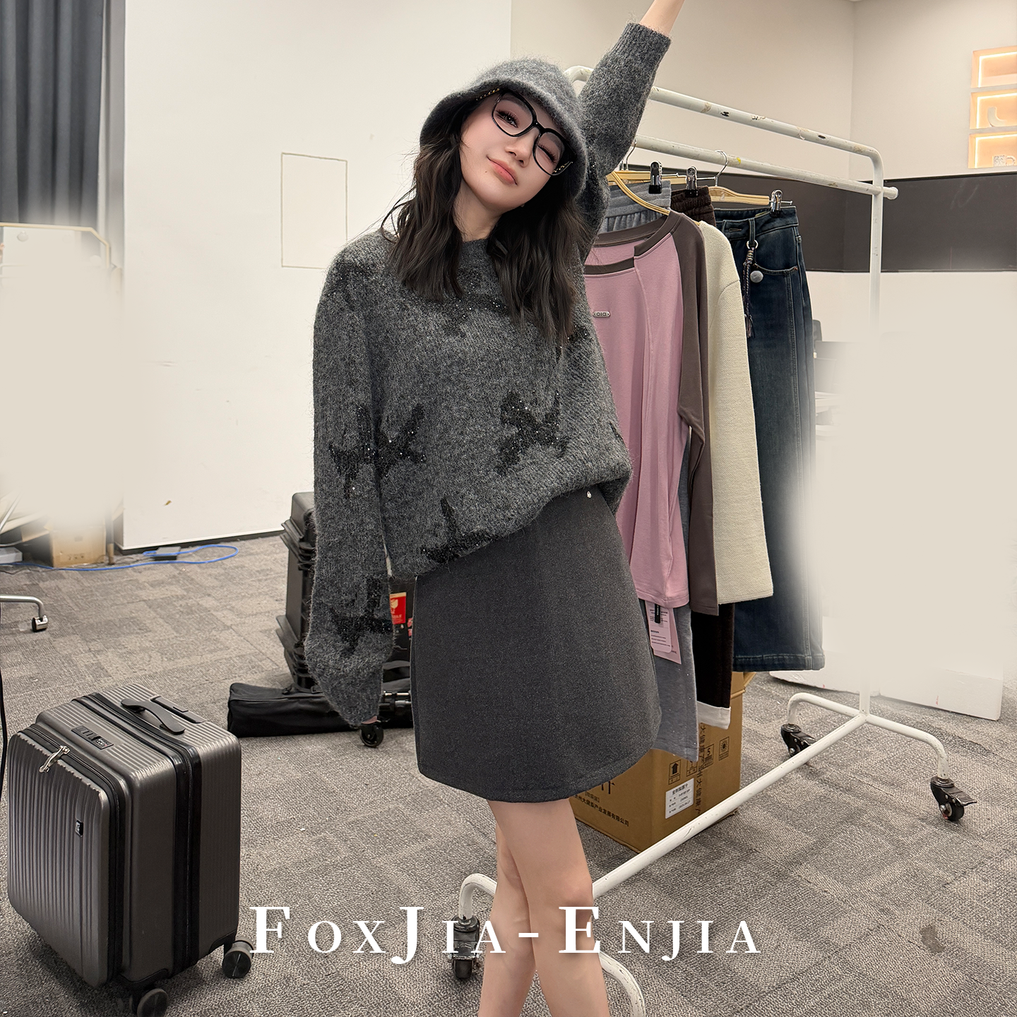 恩佳N【124】宽松显瘦收腰圆领套头针织毛衣 25118901