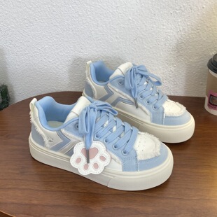 厚底小白鞋增高春季面包鞋女生板鞋 巨好看百搭鞋子女款2026新款