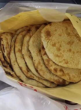 苏州特产王氏林记大烧饼美食老字号特产双塔现做油酥代购短保