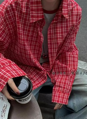 MORE秋冬季叠穿2025红色绿色彩格撞色纽扣长袖衬衫宽松百搭衬衣女