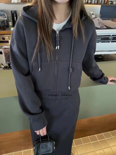 At Studios休闲半身裙2025早春直筒运动卫衣裙高腰开叉包臀长裙子