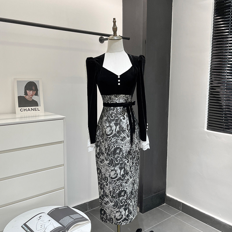 黑色复古丝绒拼接连衣裙女冬季长裙小众设计感御姐风高端礼服裙子