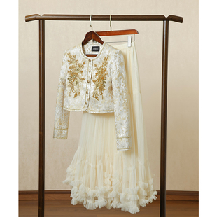 2025年秋季 收腰显瘦长裙两件套 穿搭一整套重工串珠提花料短外套