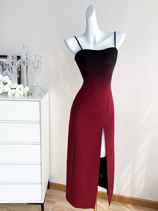 红色性感抹胸连衣裙女吊带长裙气质高级感法式赫本风宴会礼服裙子