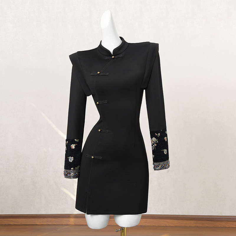 黑色新中式国风改良旗袍连衣裙女冬季短裙刺绣设计感高端礼服裙子
