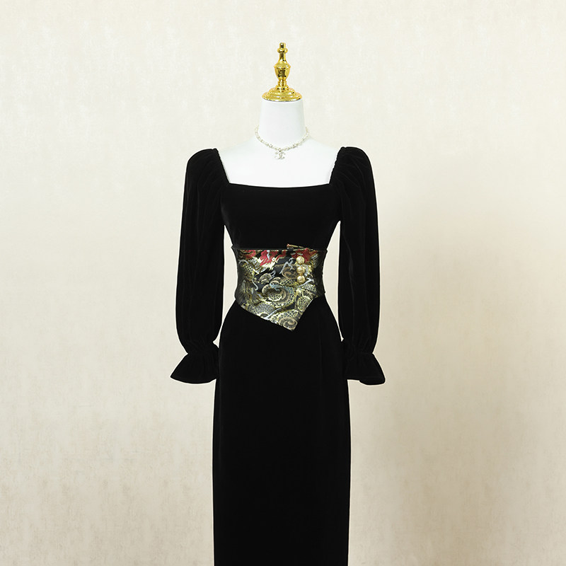 黑色复古丝绒连衣裙女秋季长裙法式小众设计感御姐风高端礼服裙子