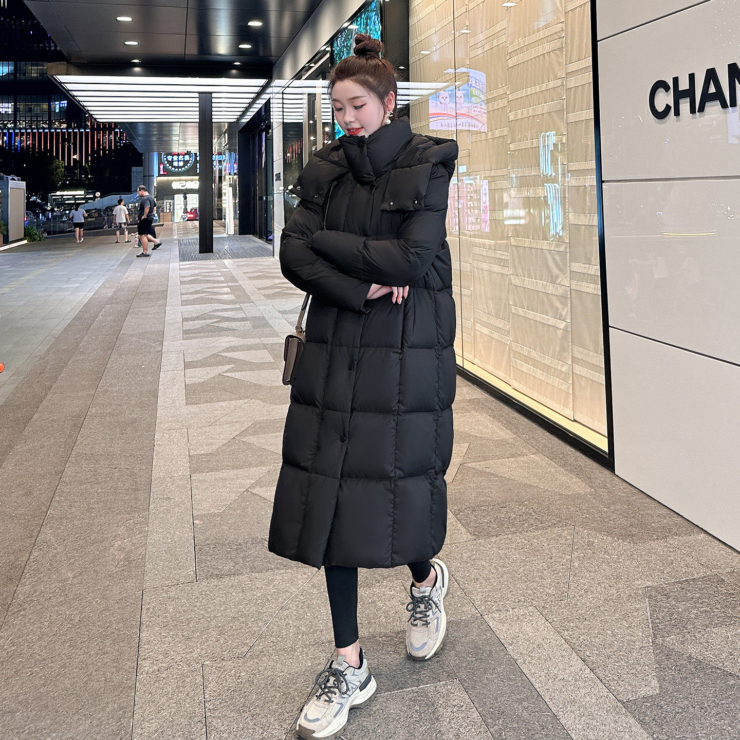中长款连帽泡芙白鸭绒羽绒服女2025冬季新款黑色加厚过膝保暖外套