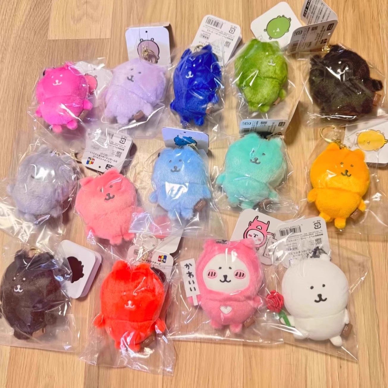 日本代购新品彩色自嘲熊包挂件吉伊卡哇十二色熊玫瑰熊爱心睡衣熊,玩具/童车/益智/积木/模型,毛绒/玩偶/公仔/布艺类玩具,淘宝优惠券,粉丝福利购,淘宝优惠卷