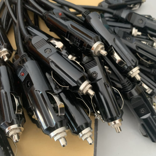 汽车车载大功率12V 24V点烟器插头红电木头耐高温通用铜插头