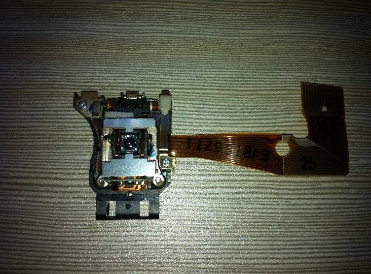 奔驰车C200单碟CD 光头 奔腾B70 松下E2688 RAE