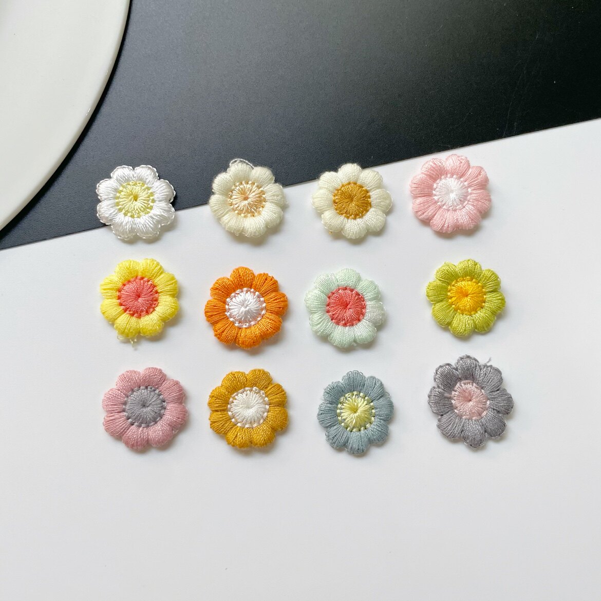 刺绣裙摆装饰补洞贴花diy可缝迷你梅花布贴头饰鞋花帽花服饰辅料