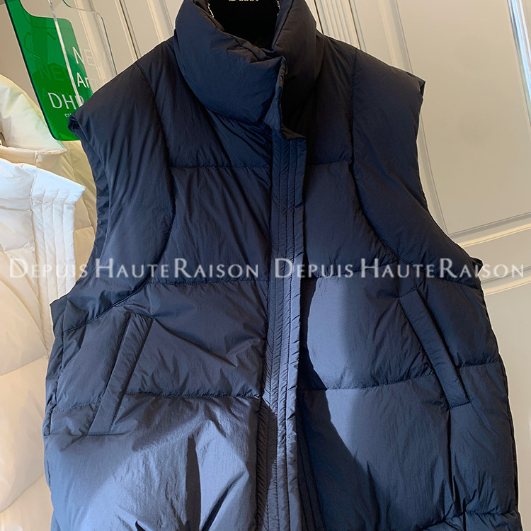 DHR休闲黑色白色面包羽绒服马甲