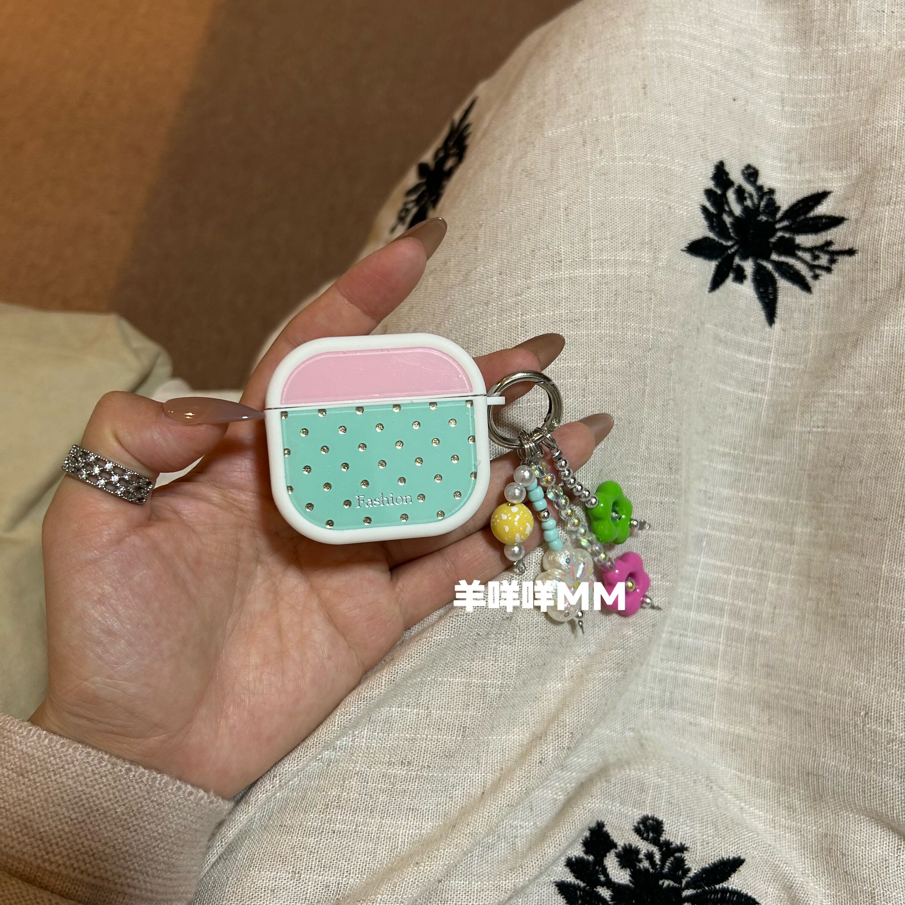 羊咩咩MM韩系ins小众适用苹果蓝牙耳机壳AirPodspro2薄荷绿波点3代花朵链条少女心4代小清新软保护套