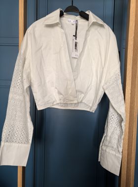 Ae*re白色交叉V领刺绣镂空长袖松紧腰衬衫上衣10码100/78-96/44