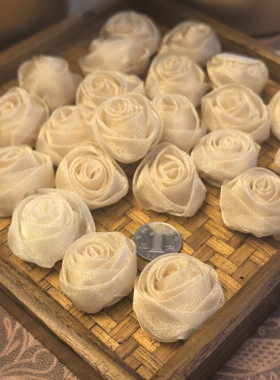 DIY配件纱质乳白色玫瑰花苞1朵发饰服饰包饰胸针等辅料配件