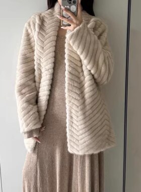 巨好看初冬毛毛外套女2026新款短款白色显瘦高级感人字纹环保皮草