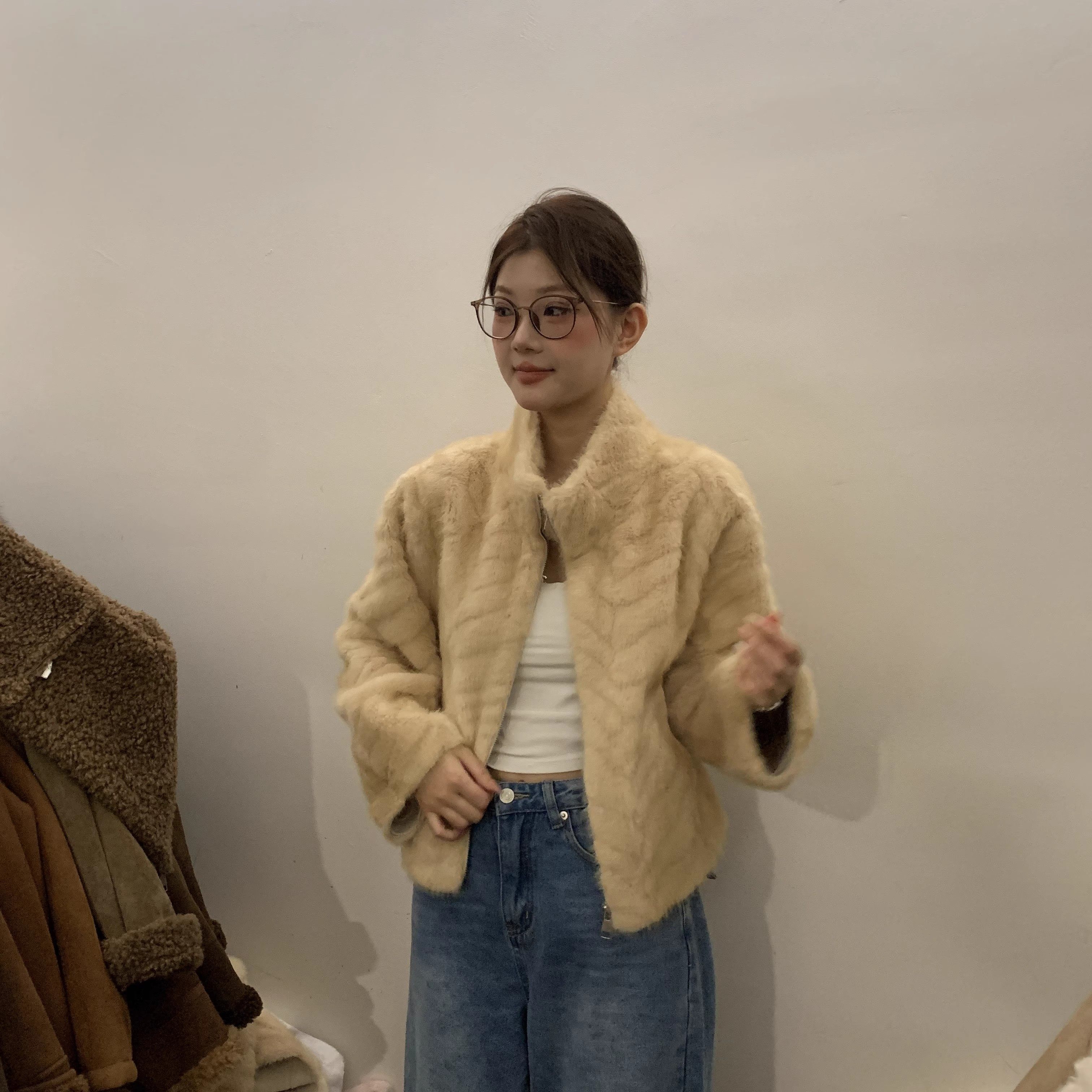 2025秋冬新款韩系时尚百搭立领保暖毛毛领皮草外套女短款拉链设计,女装/女士精品,皮草,淘宝优惠券,粉丝福利购,淘宝优惠卷