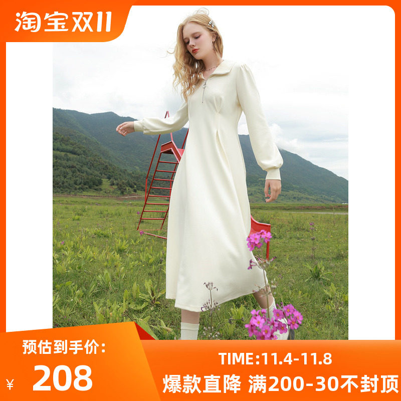 三彩2023冬季新款纯色连衣裙拉链POLO领A字裙收腰长裙简约休闲女属于什么档次？