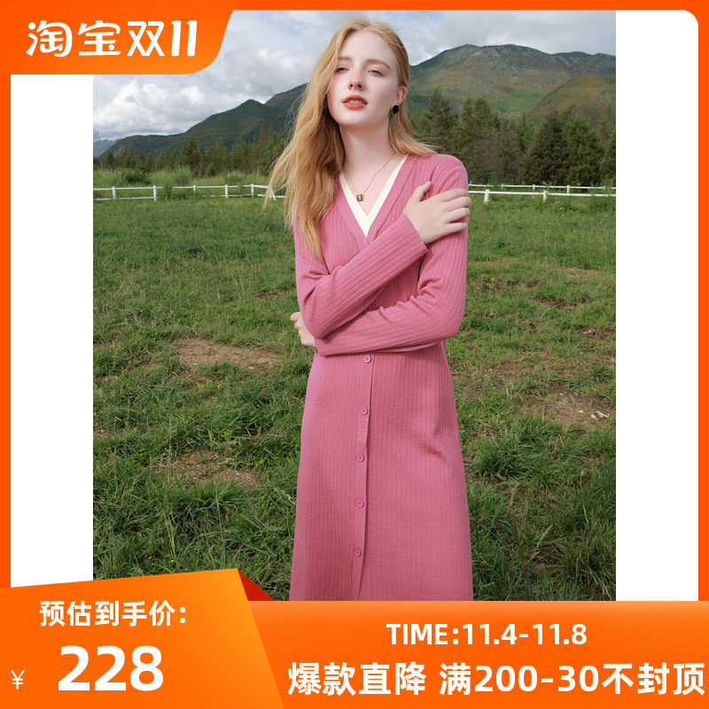 三彩女装2023冬季新款休闲针织连衣裙V领假门襟直筒中长裙怎么样,好用不?