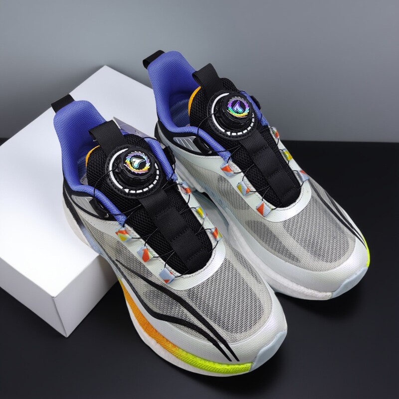 2025春季新款男童超轻透气软底运动鞋大童纽扣运动鞋碳板跑步鞋