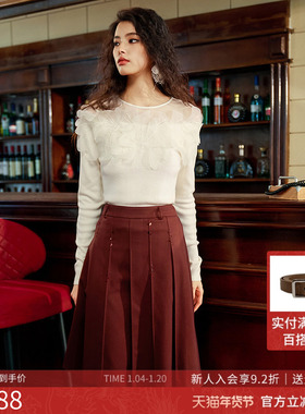 曼诺比菲商场同款2025冬季钉珠蕾丝拼接一字肩套头毛衣SGCM142063