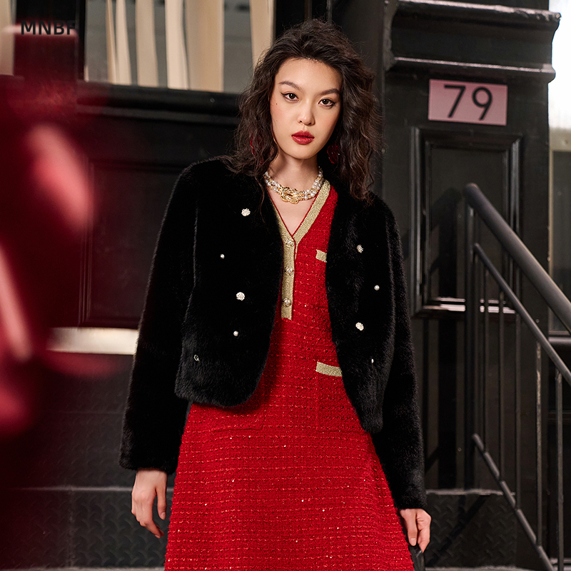曼诺比菲商场同款2025冬优雅气质V领短款水貂皮草外套SGJG146204