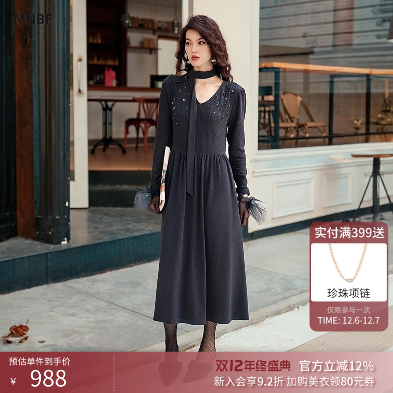 曼诺比菲商场同款2025冬季钉珠修身v领针织连衣裙打底SGML142038