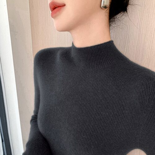 高级质感针织衫女半高领修身内搭打底衫秋冬新款加厚百搭针织毛衣