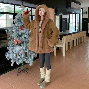 25年冬装新款保暖潮火焰复合牛角扣皮毛一体女182-8679A-P215K329，女装皮草，帛香坊
