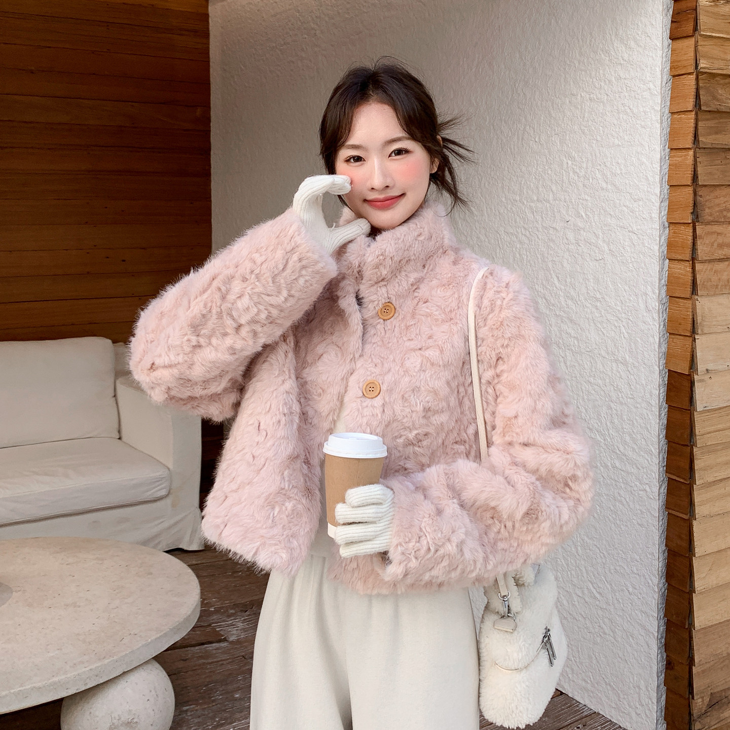 现货超好数据25年冬装新款短款皮毛一体短外套女182-8683P175K238,女装皮草,帛香坊