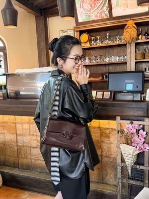 OTHER STORIES 2025年秋季新款时尚百搭高级感单肩斜挎手提包