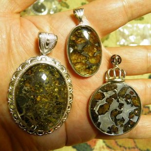 俄罗斯随城橄榄石铁陨石牌子真品挂牌吊牌挂件切片包银吊陨铁坠银